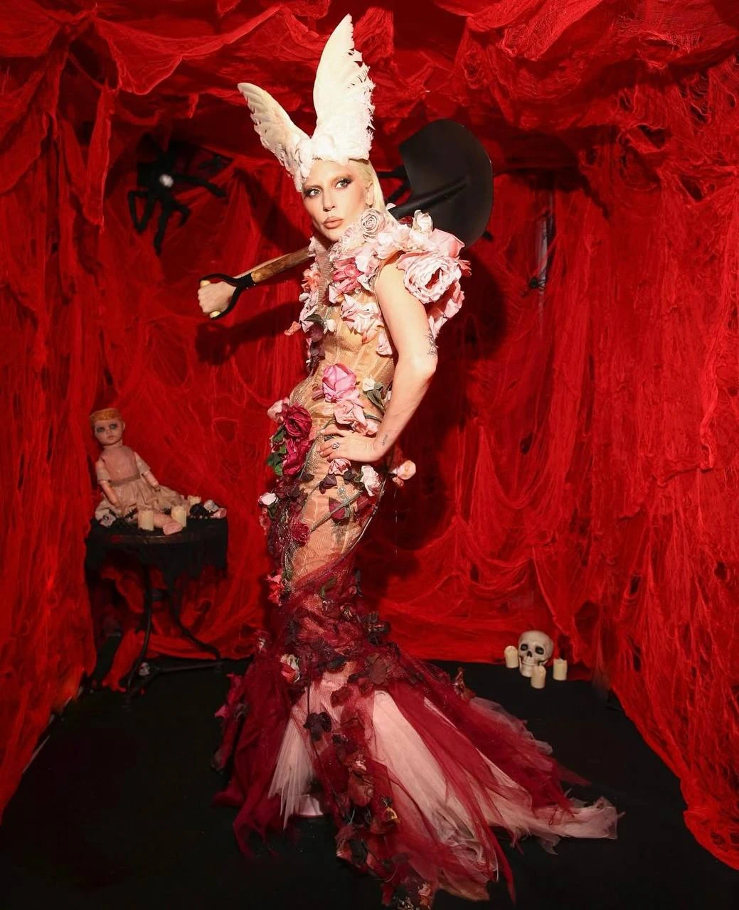 Хэллоуин 2025: самые вирусные костюмы звезд