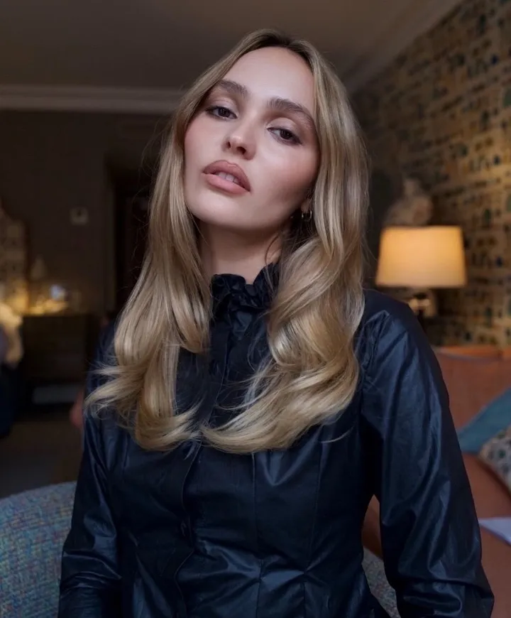 Лили-Роуз Депп шокировала образом на съёмках «Вервульфа» — фанаты не узнали актрису