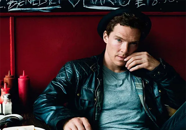 Камбербэтч уронил банку на шоу — смешное видео, которое взорвало сеть