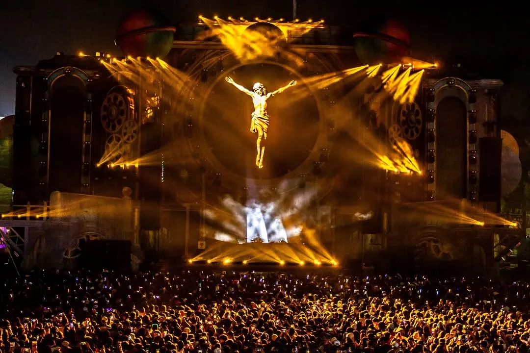 Благословенный рейв в Словакии: священник-диджей, архиепископ и обращение Папы