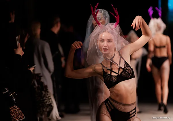 LoveLace показало фешен-шоу в стиле белорусской деревни: бабушка, Маржела и «Связь поколений»