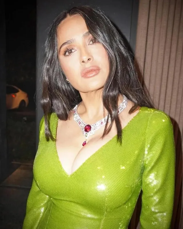 Сальма Хайек-Пино: почему актриса носит фамилию мужа и зачем это обсуждают