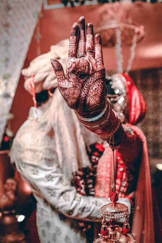 На свадьбе в Китае мать узнала в невесте потерянную дочь