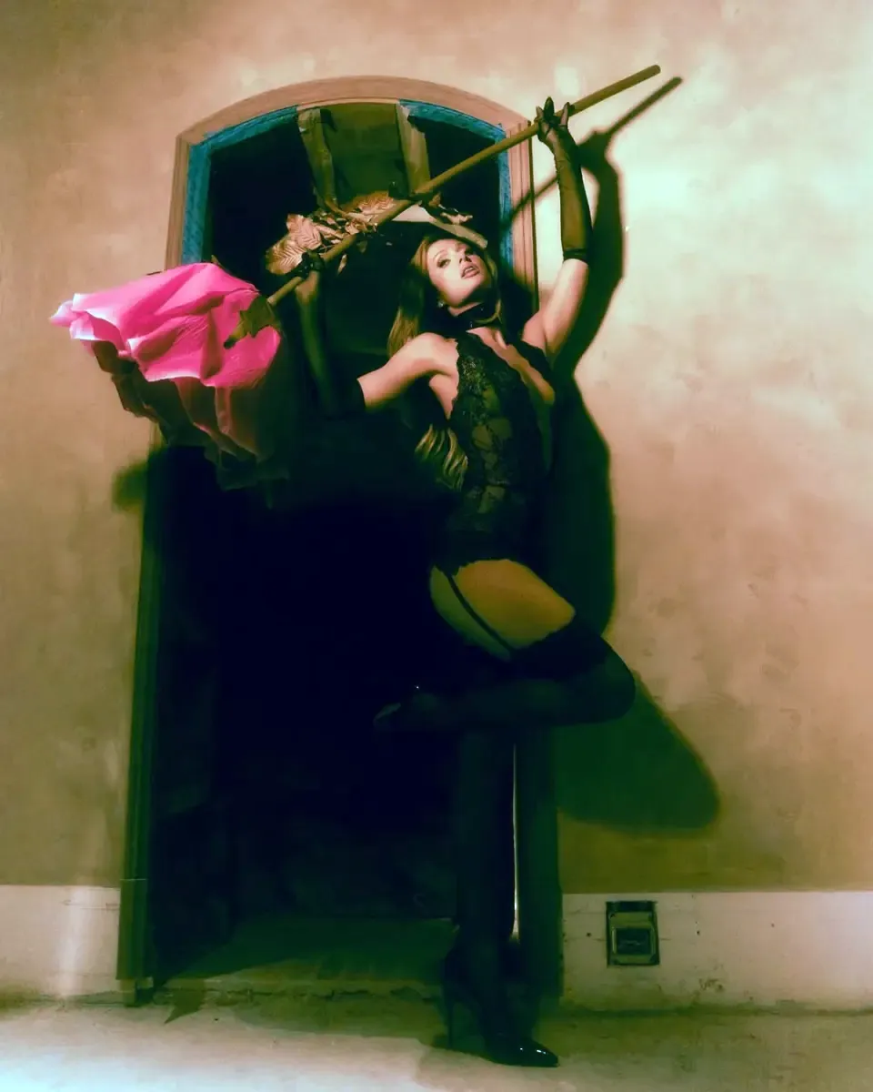 Перис Хилтон показала «фатальную женщину» в Instagram — пикантные фото 2026