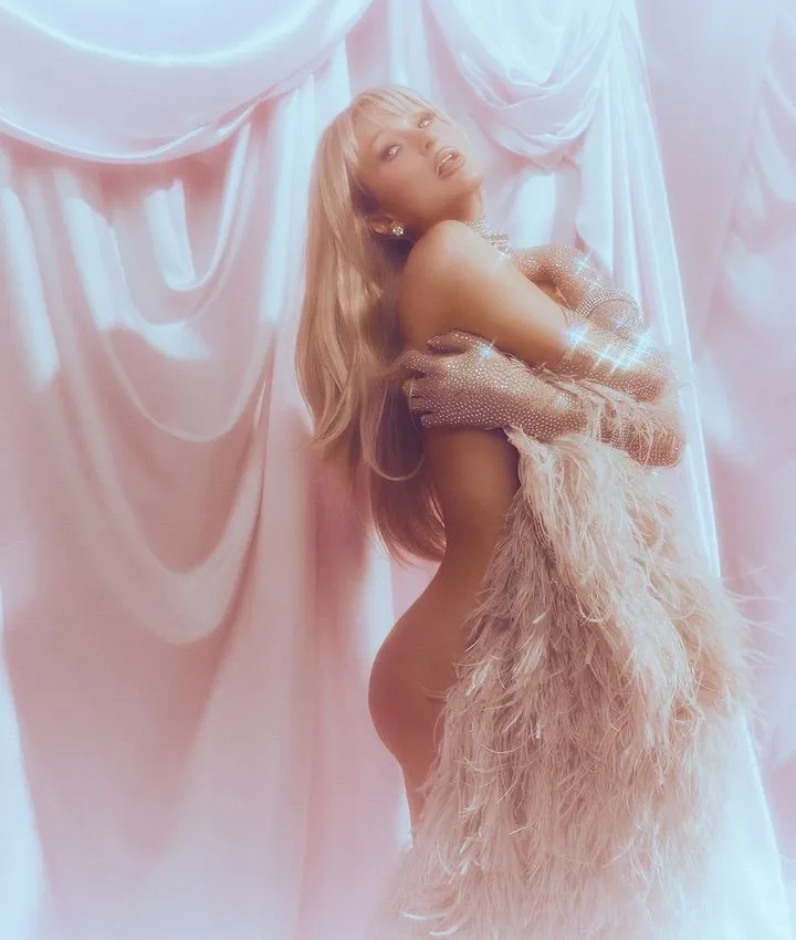 Перис Хилтон показала «фатальную женщину» в Instagram — пикантные фото 2026