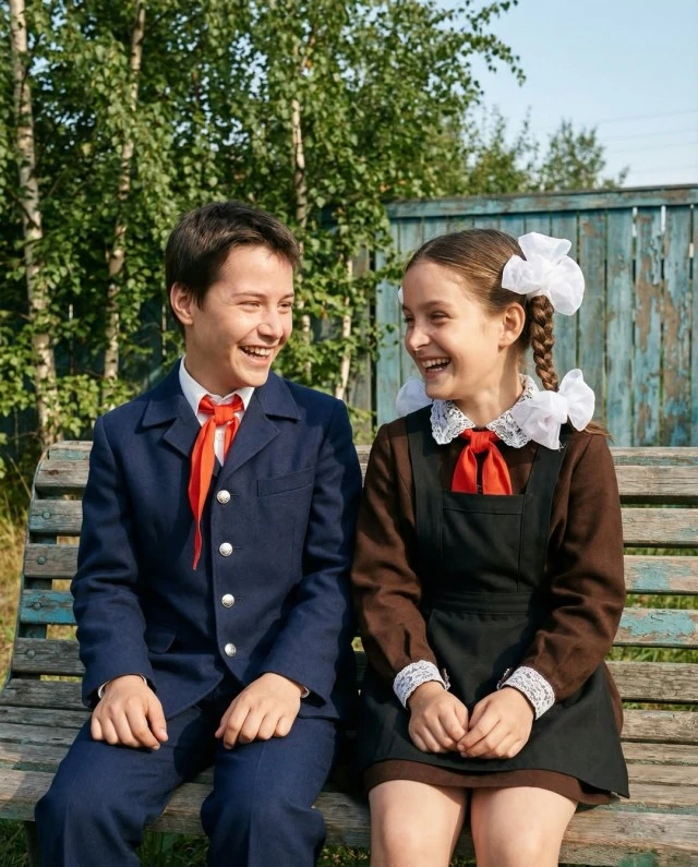 Голливудские актеры в образе советских детей - фотогалерея от ИИ