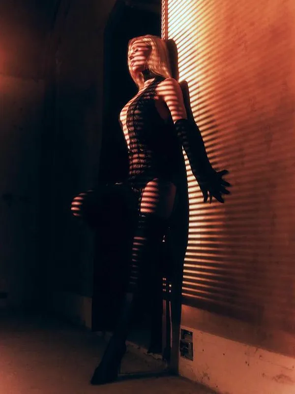 Перис Хилтон показала «фатальную женщину» в Instagram — пикантные фото 2026