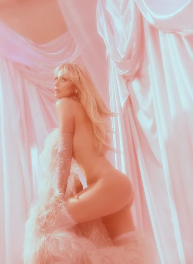 Перис Хилтон показала «фатальную женщину» в Instagram — пикантные фото 2026