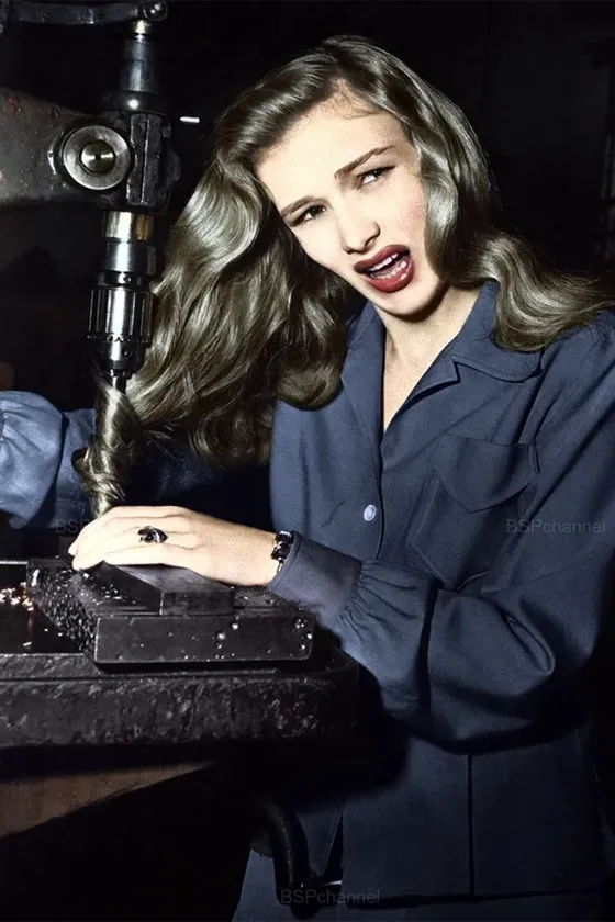 Вероника Лейк и опасная мода 1943 - как причёска стала угрозой на фабриках