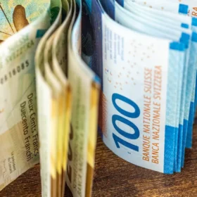 Референдум в Швейцарии 8 марта - 60% за наличные в Конституции