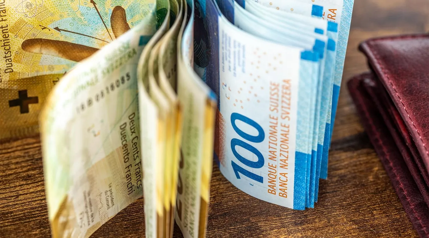 Референдум в Швейцарии 8 марта - 60% за наличные в Конституции