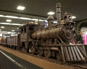 55-метровый поезд из шоколада в Милане - рекорд Гиннесса