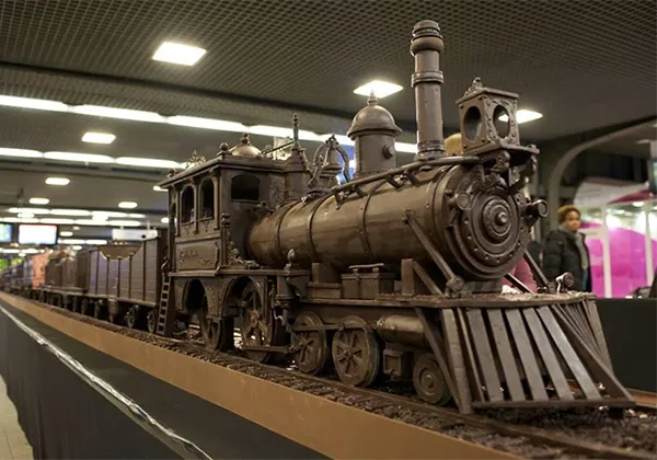 55-метровый поезд из шоколада в Милане - рекорд Гиннесса