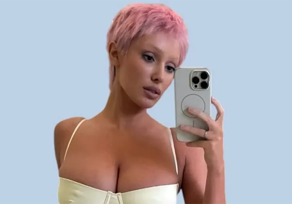 Бьянка Цензори розовое пикси и мини в Лос-Анджелесе