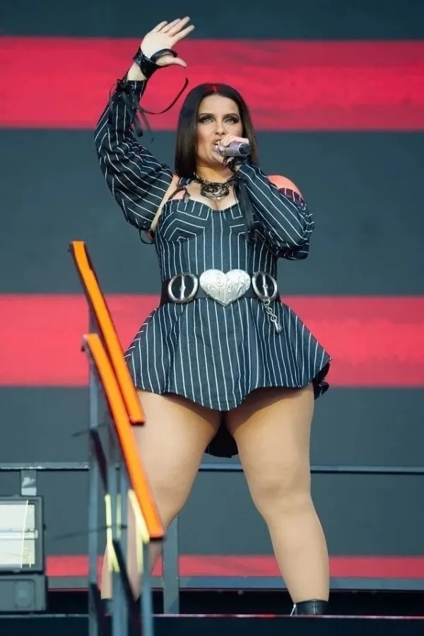 Нелли Фуртадо в 46 лет - внешность, фигура и выступление на Boardmasters