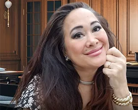 Азия Каррера сдала экзамен на адвоката