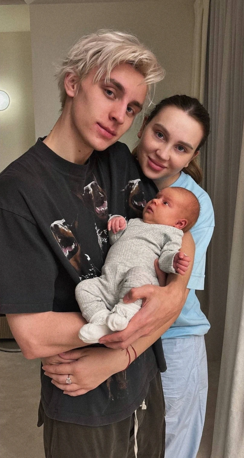 Юля Годунова и Влад А4 скандал с подписчиками