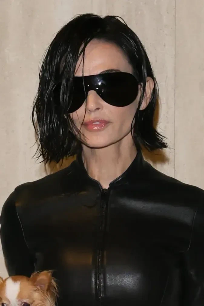 Деми Мур новая стрижка боб Gucci Милан