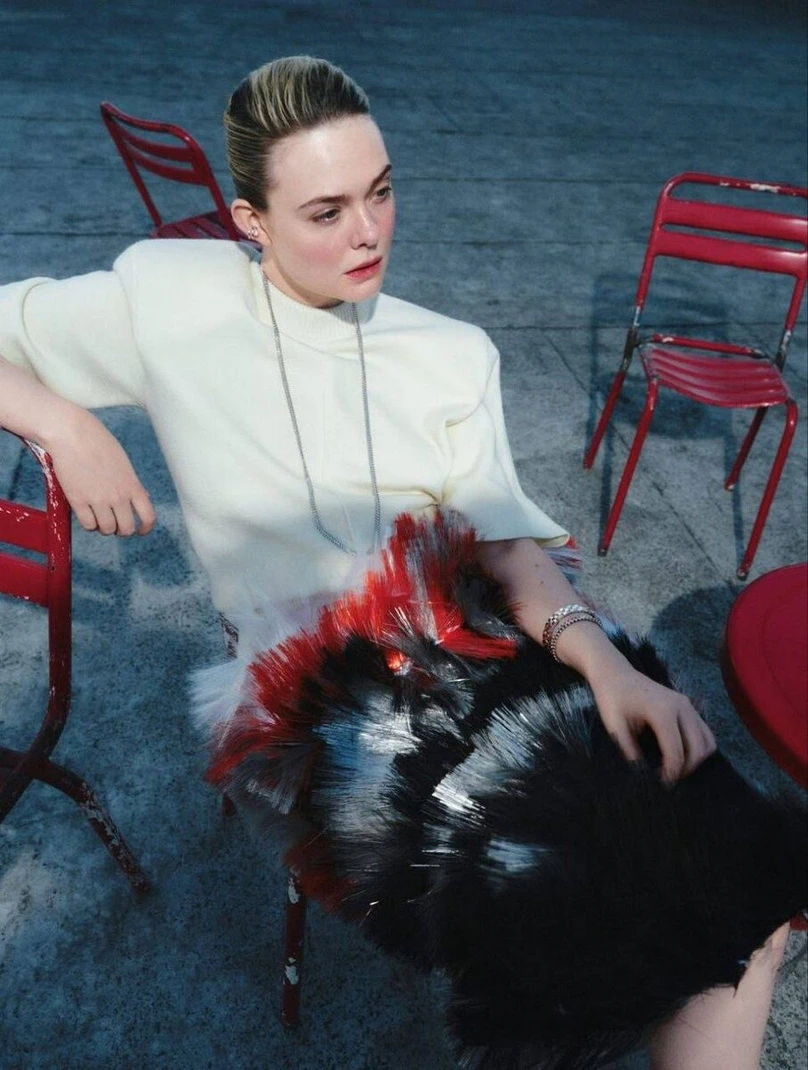 Эль Фаннинг Elle UK фотосессия Balenciaga McQueen