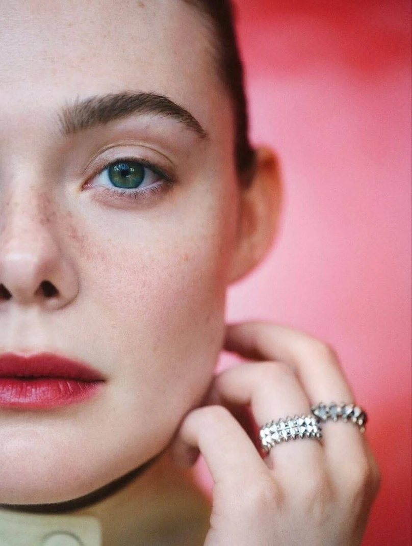 Эль Фаннинг Elle UK фотосессия Balenciaga McQueen