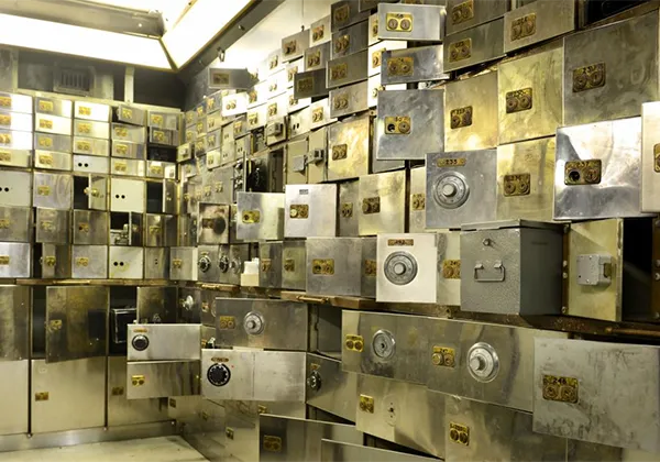 Шахта лифта в Hatton Garden: через этот вертикальный тоннель 76-летние грабители спустились в хранилище, чтобы совершить ограбление века