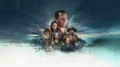 Кадр из сериала «Бухта вдов»: сцена, демонстрирующая сочетание ужаса и комедии в проекте Apple TV+