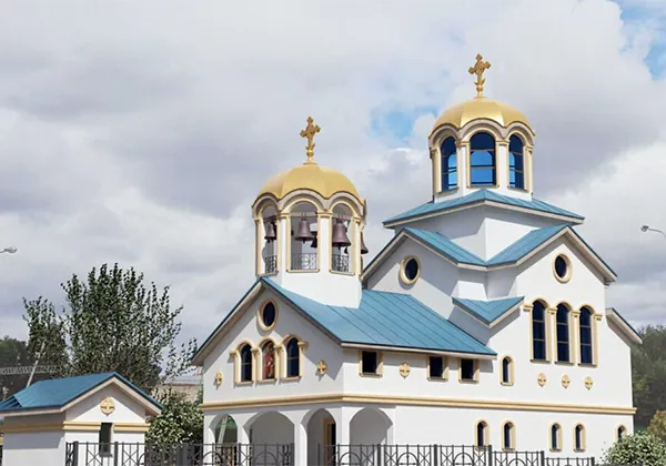 Стройплощадка на улице Могилевской: к концу 2027 года здесь появится новый православный храм с лифтом