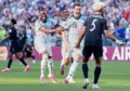 Игроки сборной Бельгии празднуют гол в ворота США в матче 1/8 финала чемпионата мира 2026 года