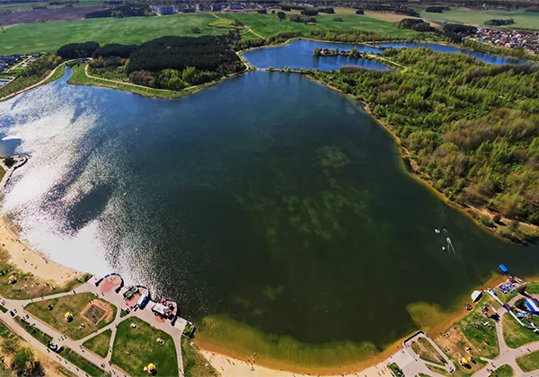 Пляж №2 на Цнянском водохранилище: купание для детей временно запрещено из-за несоответствия воды микробиологическим нормам