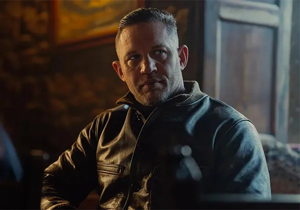 Том Харди в сериале Гангстерленд: кадр со съемок второго сезона