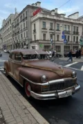 Американец 1946 года на Карла Маркса: редкий DeSoto Custom стал арт-объектом в центре Минска