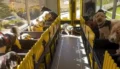 Шэрон Телфорд за рулём Billy's Bus — автобуса, в котором пассажиры лают, а не жалуются на водителя